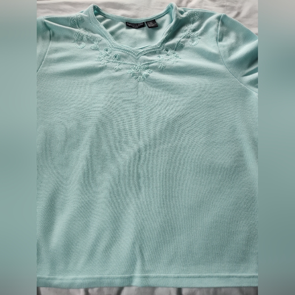 Fashion Classics Ladies Pullover Blouse.  Size 3X.  Short Sleeves.